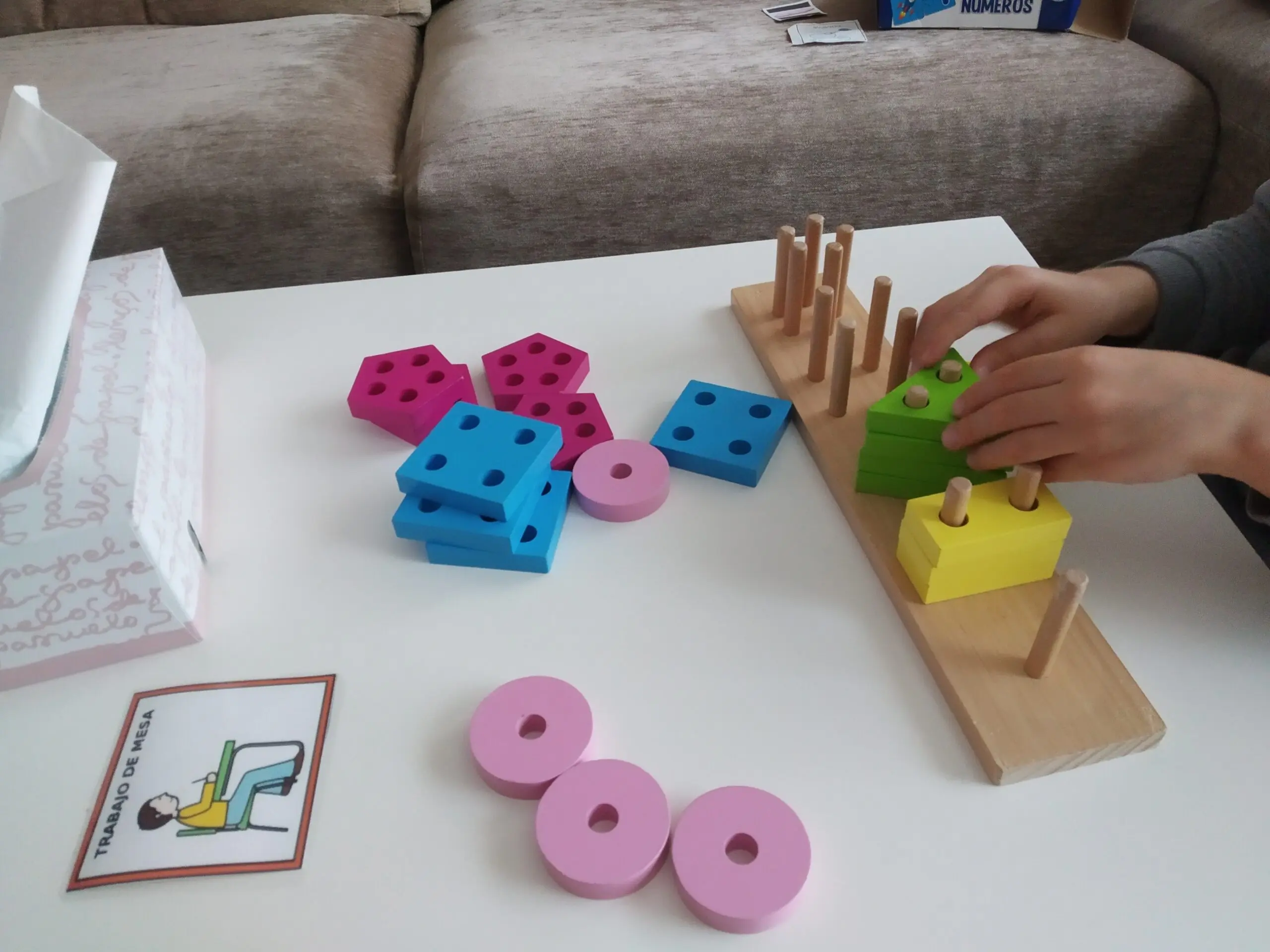 juegos didacticos para niños autistas - Cómo enseñar a jugar a un niño con autismo