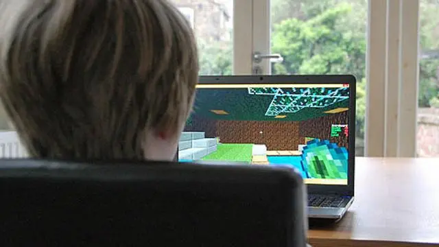 Personas jugando Minecraft: Un entorno virtual lleno de diversión - Cómo entrar en el mundo de un amigo en Minecraft personas jugando minecraft - Cómo entrar en el mundo de un amigo en Minecraft