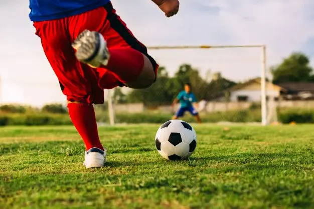 Alguien jugando fútbol: La pasión por el deporte rey - Cómo se dice a mí me gusta jugar fútbol alguien jugando futbol - Cómo se dice a mí me gusta jugar fútbol