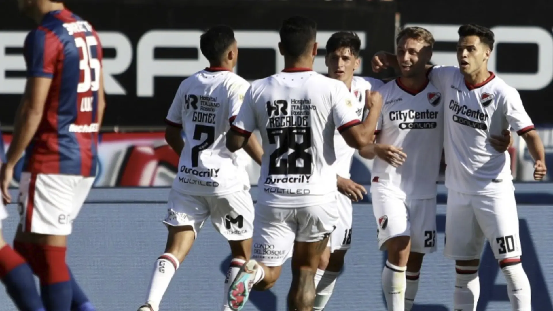 a que hora juega newells river - Cómo ver River vs Newell's vivo