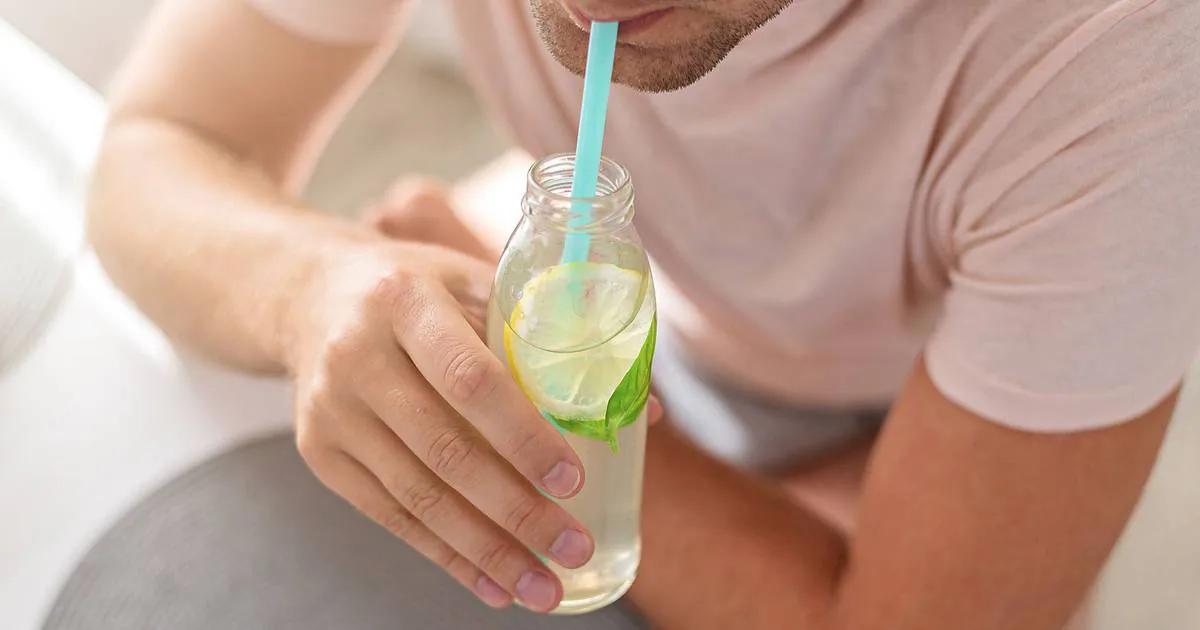 Beneficios del jugo de limón en ayunas - Cuál es la mejor hora para tomar agua tibia con limón jugo de limon en ayunas - Cuál es la mejor hora para tomar agua tibia con limón