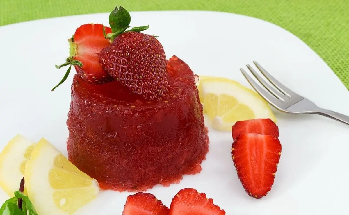 Gelatina con jugo de frutas: una opción deliciosa y saludable - Cuáles son los beneficios de comer gelatina gelatina con jugo de frutas - Cuáles son los beneficios de comer gelatina