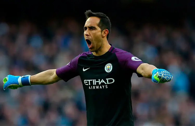En qué equipo juega Claudio Bravo - Cuántas Champions ganó Claudio Bravo en que equipo juega claudio bravo - Cuántas Champions ganó Claudio Bravo