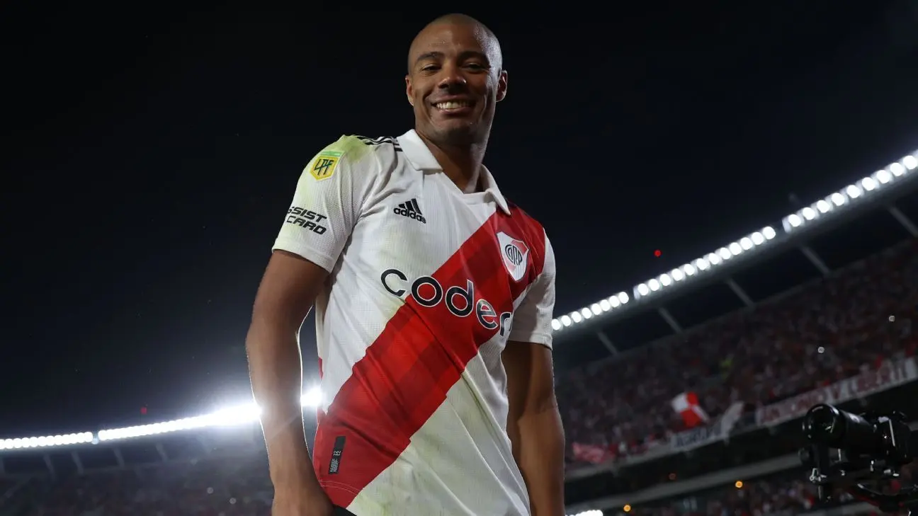 Dónde juega De la Cruz: su transferencia al Flamengo de Brasil - Cuánto hace que está de la cruz en River donde juega de la cruz - Cuánto hace que está de la cruz en River