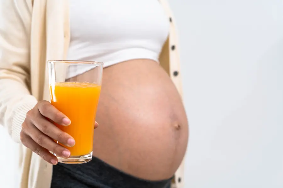 ¿Se puede tomar jugo de naranja en el embarazo? - Cuánto zumo de naranja puede tomar una embarazada se puede tomar jugo de naranja en el embarazo - Cuánto zumo de naranja puede tomar una embarazada