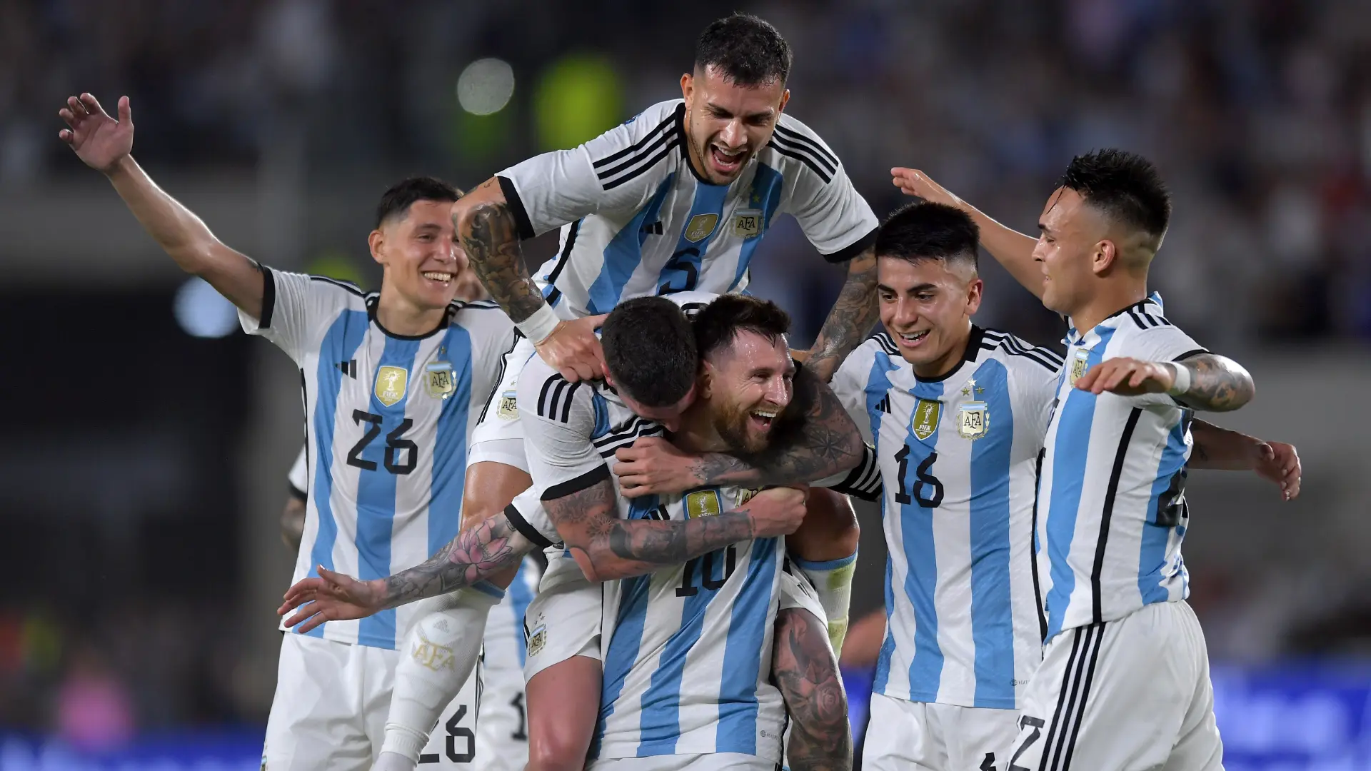 a que hora juega la selección argentina - Por qué canal pasan el partido de Argentina hoy