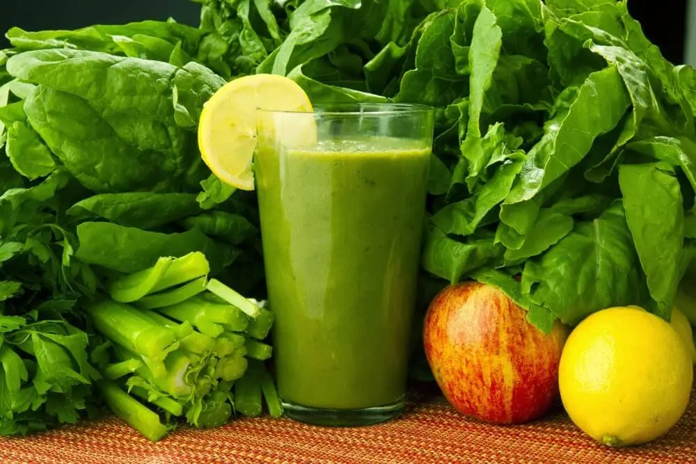 Jugo de zanahoria, espinaca, apio y manzana: Una combinación saludable - Qué beneficios tiene el jugo de zanahoria con espinacas jugo de zanahoria espinaca apio y manzana - Qué beneficios tiene el jugo de zanahoria con espinacas
