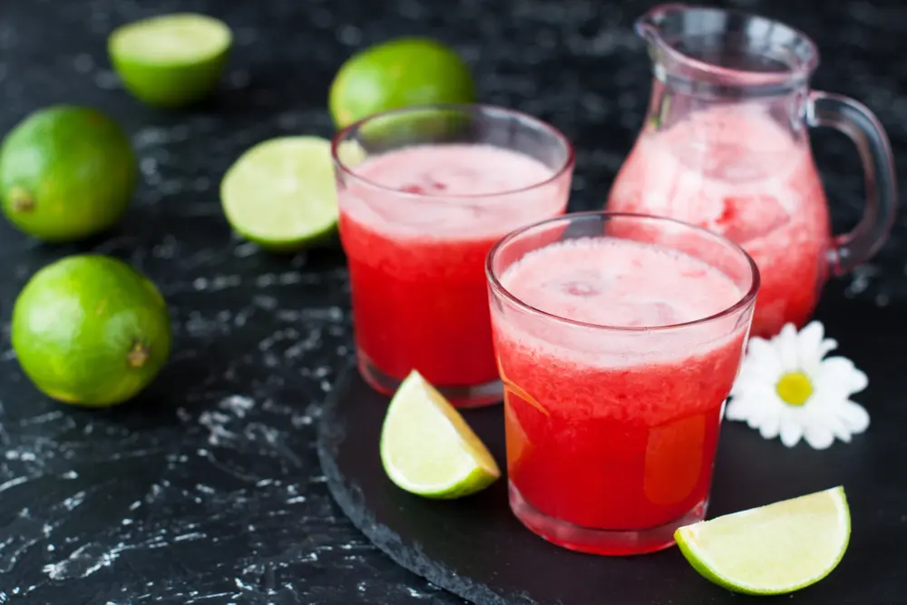 Jugo de fresa y limón: una deliciosa y saludable combinación - Qué beneficios tiene la limonada de fresa jugo de fresa y limon - Qué beneficios tiene la limonada de fresa