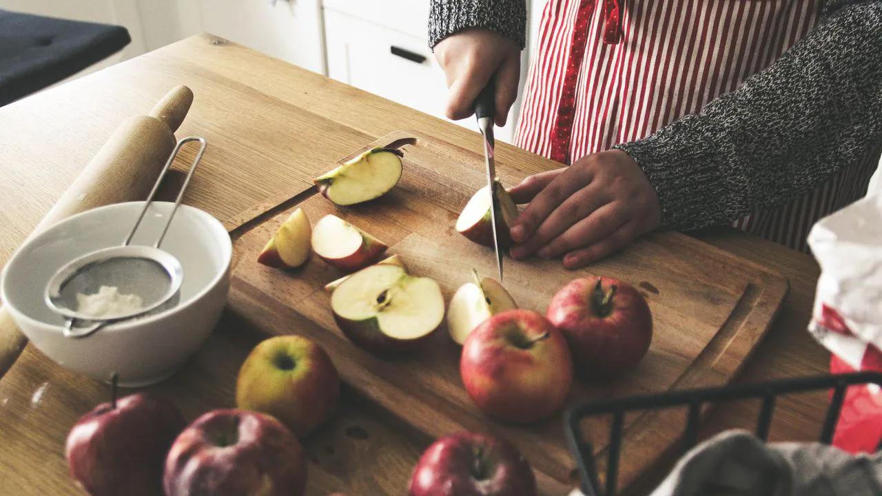 jugo de manzana para dormir - Qué beneficios tiene la manzana en la noche