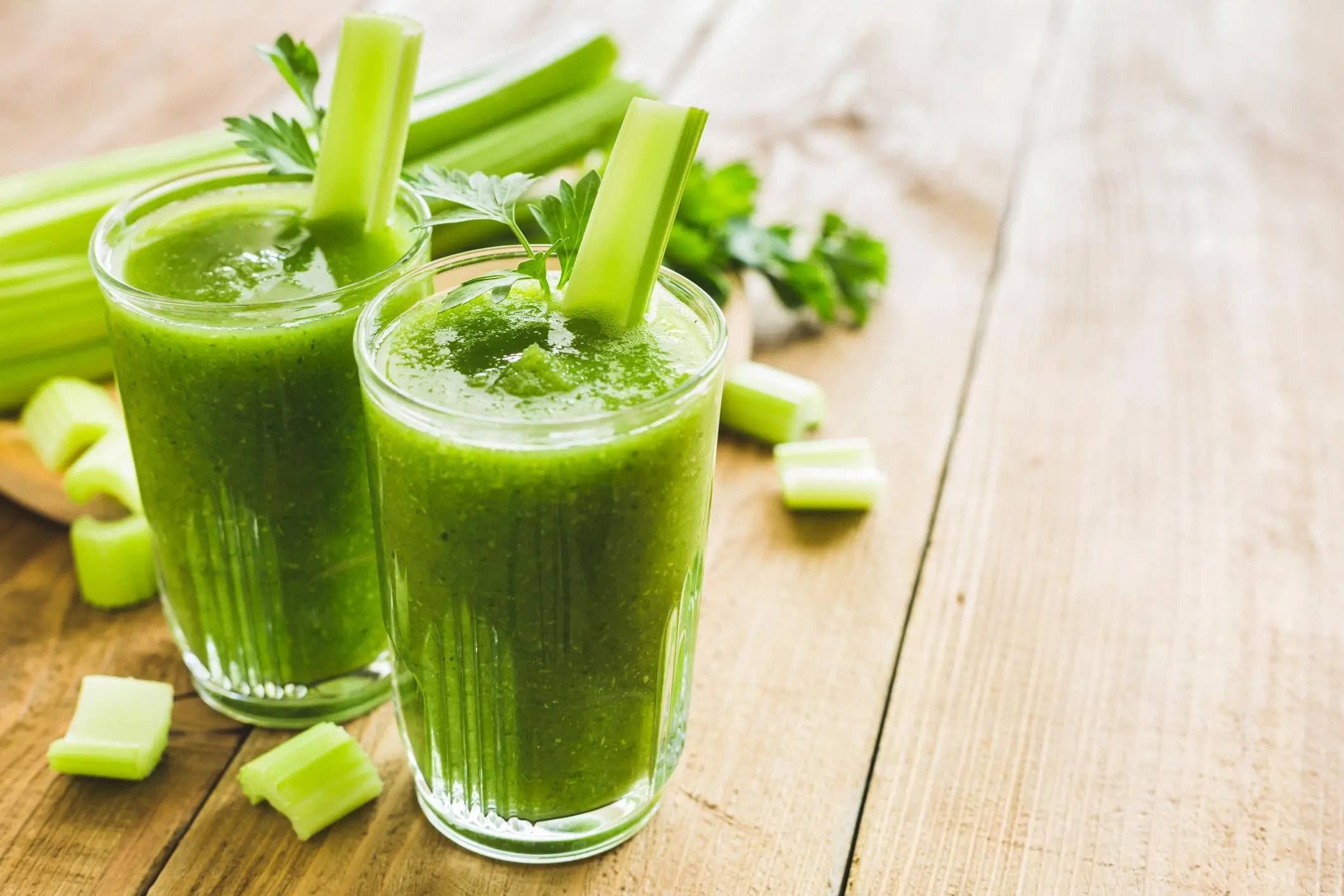 Jugo verde de apio, perejil y piña: beneficios y propiedades - Qué beneficios tiene la piña con el apio y el perejil jugo verde apio perejil y piña - Qué beneficios tiene la piña con el apio y el perejil