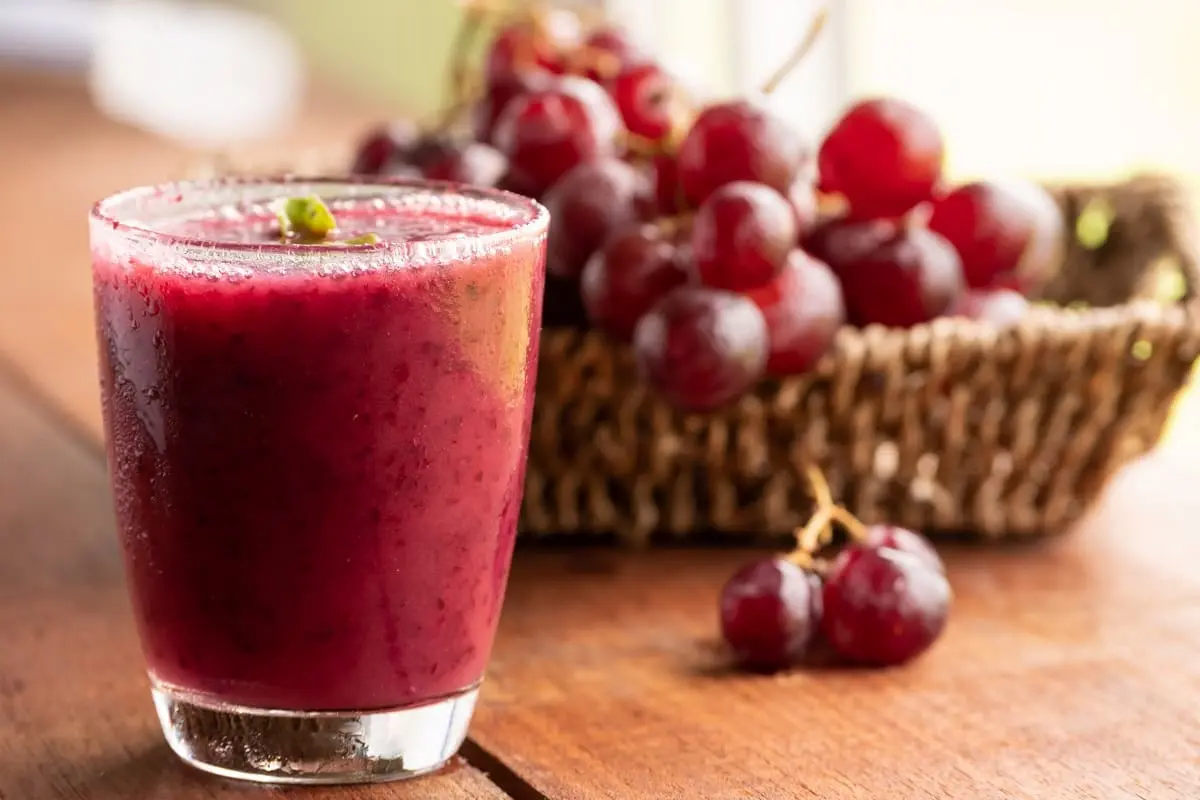 jugo de uva en ayunas beneficios - Qué beneficios tiene la uva en ayunas