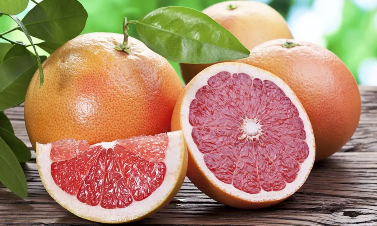jugo exprimido de naranja y pomelo - Qué diferencia hay entre el pomelo y la naranja