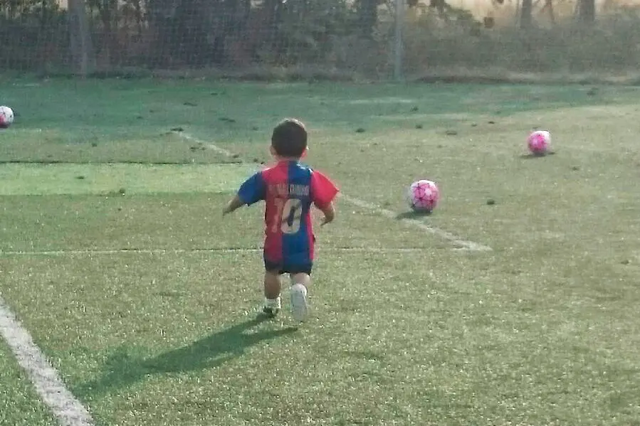 A qué edad empiezan a jugar fútbol los niños - Qué es lo primero que se le enseña a un niño en fútbol a que edad empiezan a jugar futbol los niños - Qué es lo primero que se le enseña a un niño en fútbol