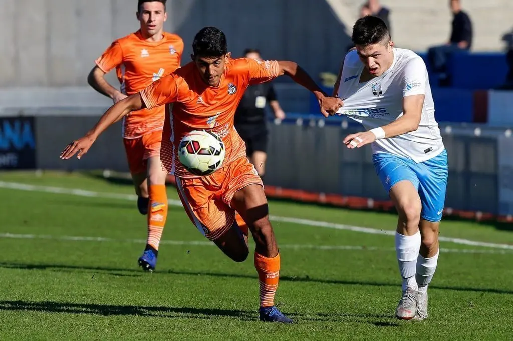 Estudiar y jugar fútbol: La combinación perfecta para el éxito - Que estudiar relacionado con el fútbol estudiar y jugar futbol - Que estudiar relacionado con el fútbol