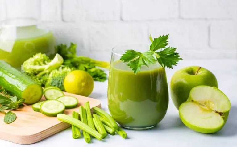 Qué lleva el jugo verde: una combinación refrescante y saludable - Qué hace el jugo de apio y manzana verde que lleva el jugo verde - Qué hace el jugo de apio y manzana verde