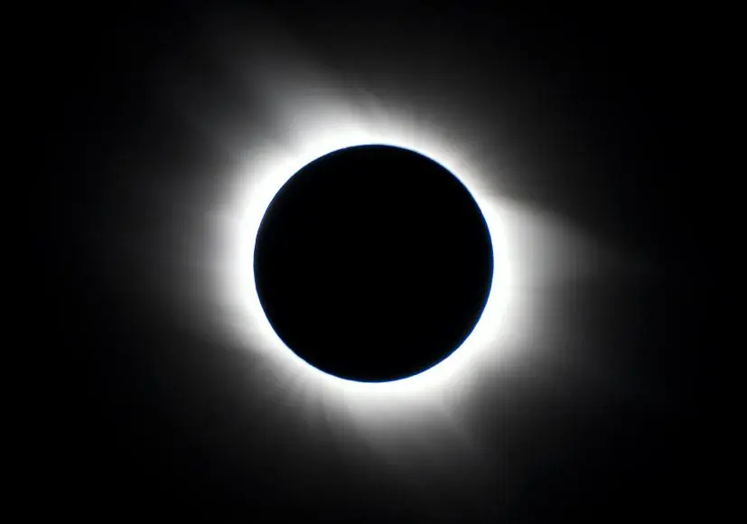 Adivinanzas para jugar con tu pareja - Quién es mayor la luna o el sol adivinanzas para jugar con tu pareja - Quién es mayor la luna o el sol